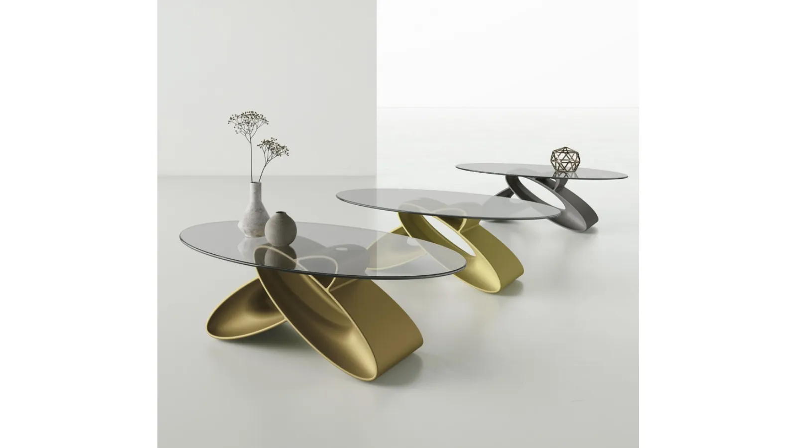 Tavolino ovale Eclipse con piano in vetro e base in poliuretano di Target Point