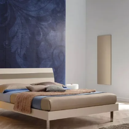 Letto matrimoniale con testiera in laccato opaco SC123 di Moretti Compact