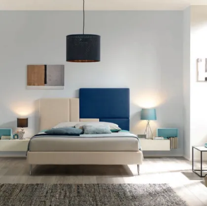Letto con testiera asimmetrica in ecopelle NC113 di Moretti Compact