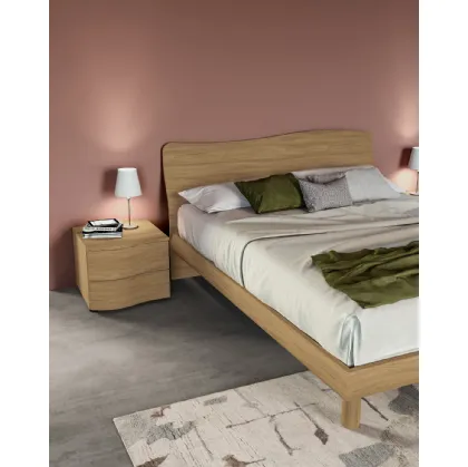 Letto finitura Matwood Honey con testiera dalla forma curvata Paco di SantaLucia