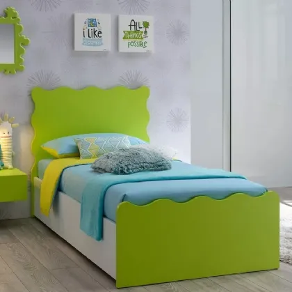 Letto singolo moderno in nobilitato Bianco Luce con testiera e pediera sagomate in laccato Verde Cedro SC109 di Moretti Compact