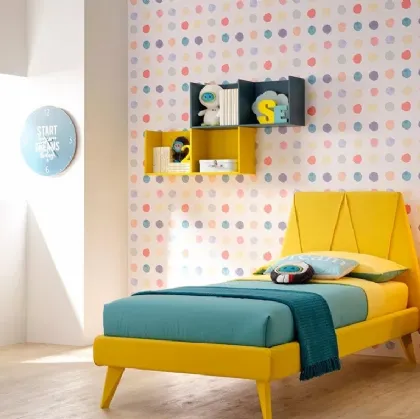 Letto singolo con testiera in tessuto dalla forma a trapezio SC203 di Moretti Compact