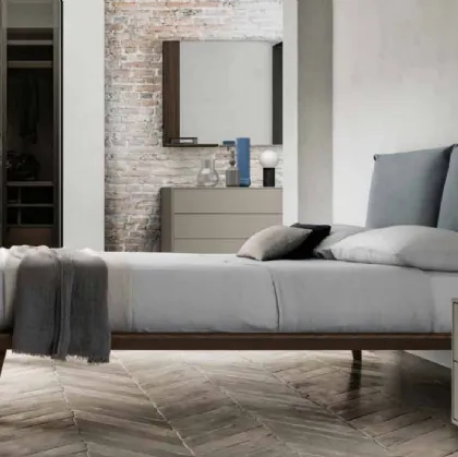 Letto in legno con testiera arricchita di un’imbottitura a due cuscini Talak di SantaLucia