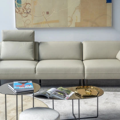 Divano lineare in pelle 4U di Calia