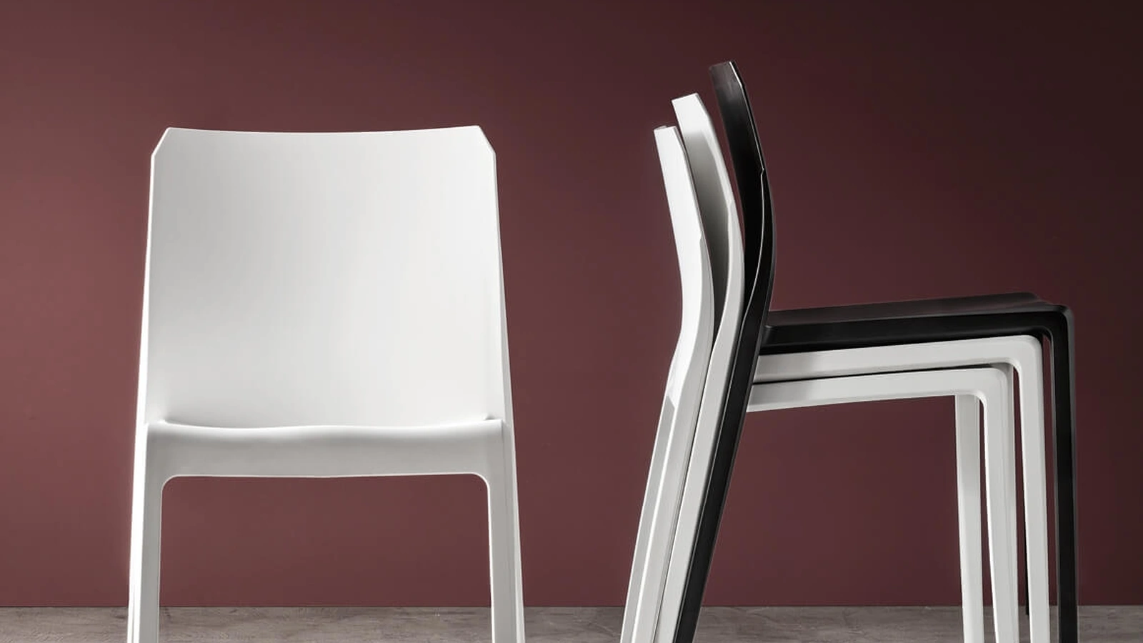 Sedia impilabile in polipropilene Clelia di Maronese