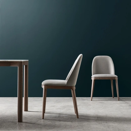 Sedia in tessuto imbottito Karol di Maronese