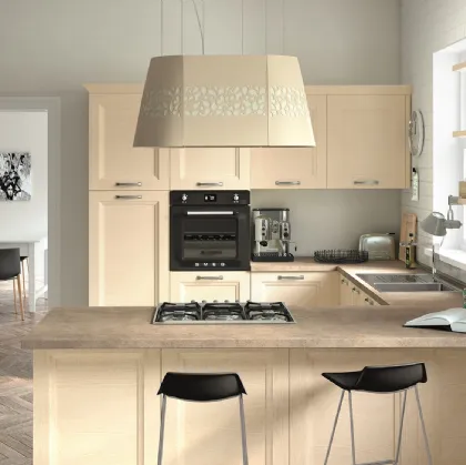 Cucina Classica con penisola Alba in frassino finitura Perla di Essebi