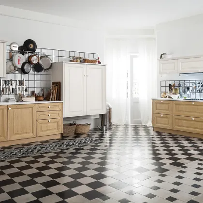 Cucina Classica ad angolo Pavese 04 in Rovere Naturale e Frassino laccato Bianco di Veneta Cucine
