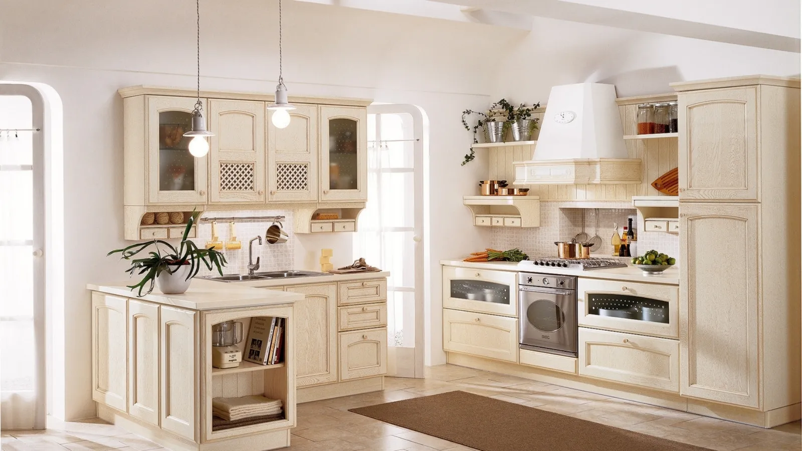 Cucina Classica con penisola Villa d'Este in legno laccato Avorio di Veneta Cucine