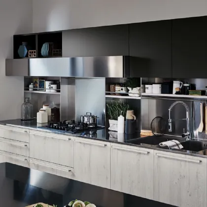 Cucina Moderna Ethica lineare in finitura Quercia Bianco Dek e Silk Grigio Piombo di Veneta Cucine