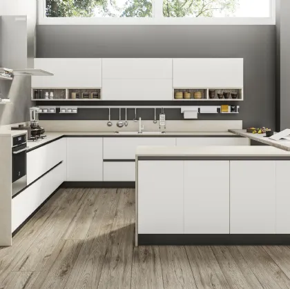Cucina su misura angolare con penisola System 22 in laminato Fenix Bianco Kos di Atra Cucine